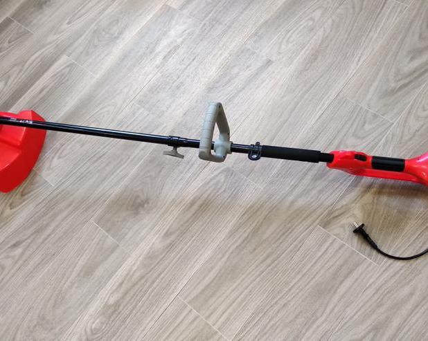 Как навести порядок на участке тихо: обзор электрического триммера Starwind ET