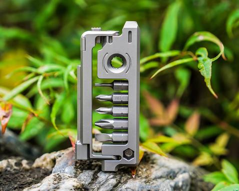 Брелок, способный заменить отвертку: представлен мультиул Ti